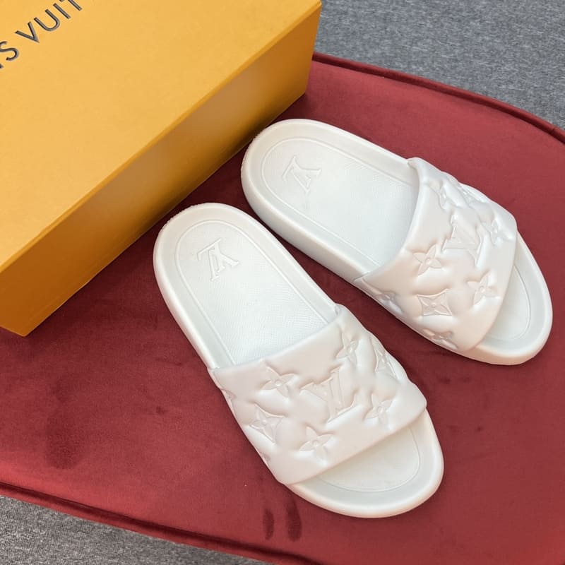 Chinelo🤍 Louis Vuitton Waterfront (Branco)