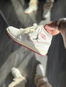 Jordan Prime Off white/vermelho