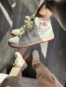 Jordan Prime Off white/vermelho