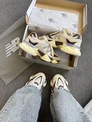 New balance 9060 marrom e creme