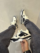 Nike Air Jordan 4 Retro MARROM E PRETO