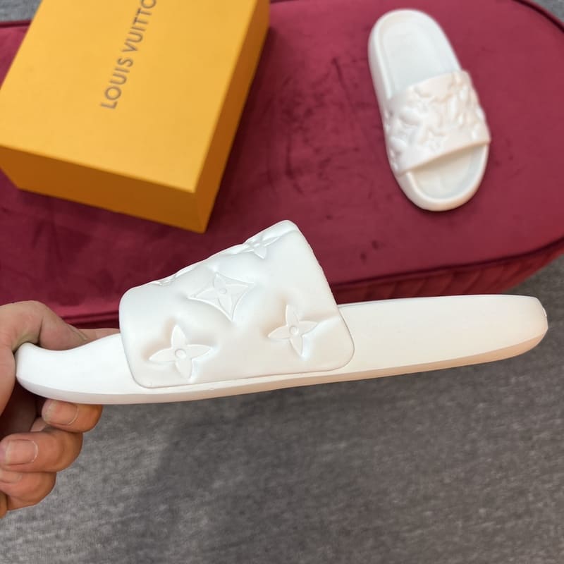 Chinelo🤍 Louis Vuitton Waterfront (Branco)