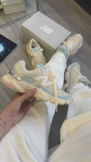 New Balance 9060 off white Azul